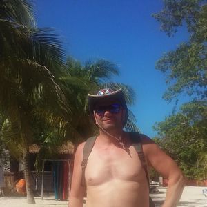 Meet your Posher, Lee